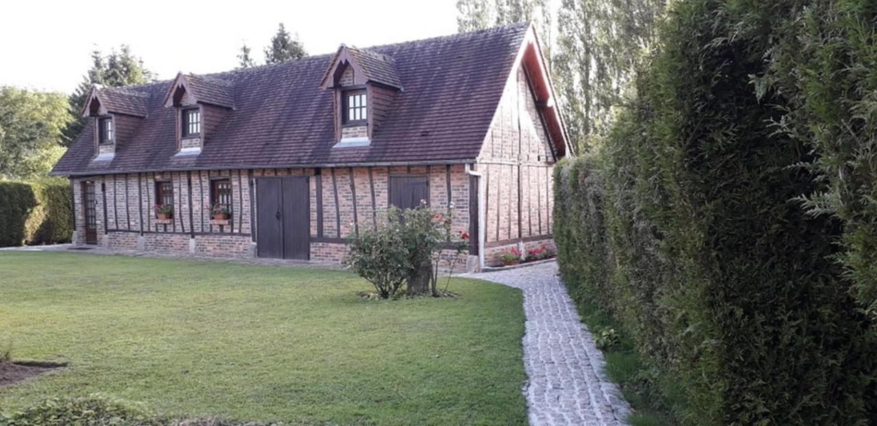Saint-Hellier Le Petit Gite De La Varenne מראה חיצוני תמונה